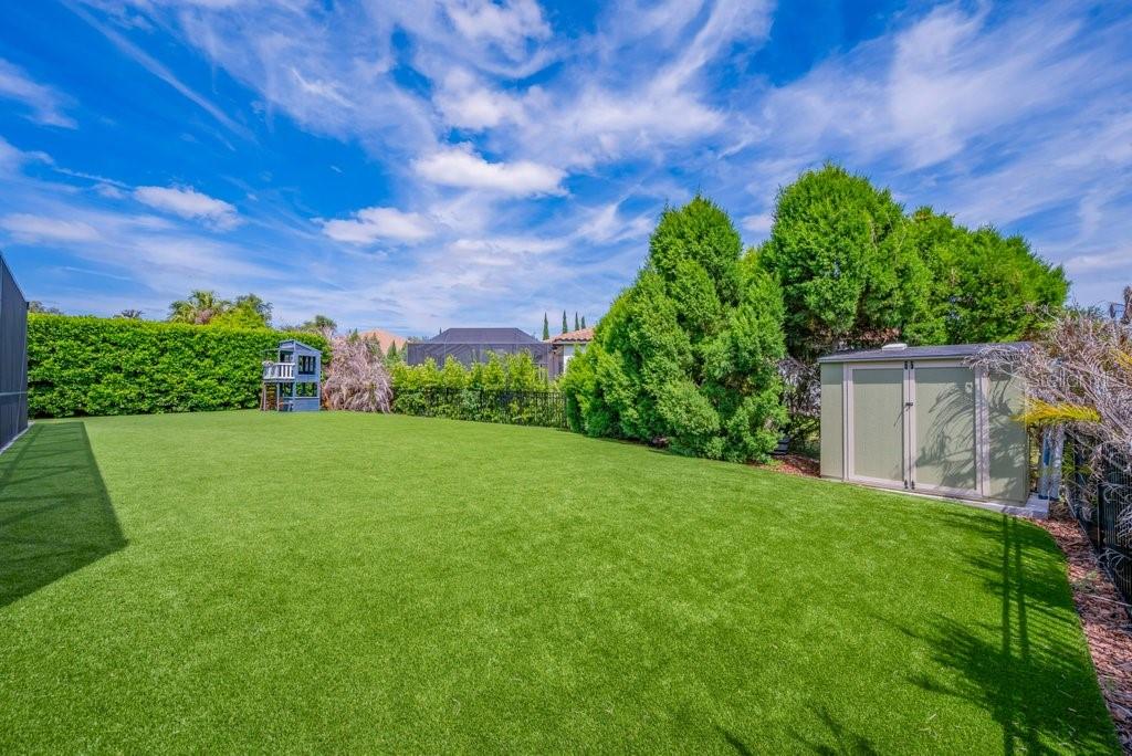 HUGE PRIVATE YARD