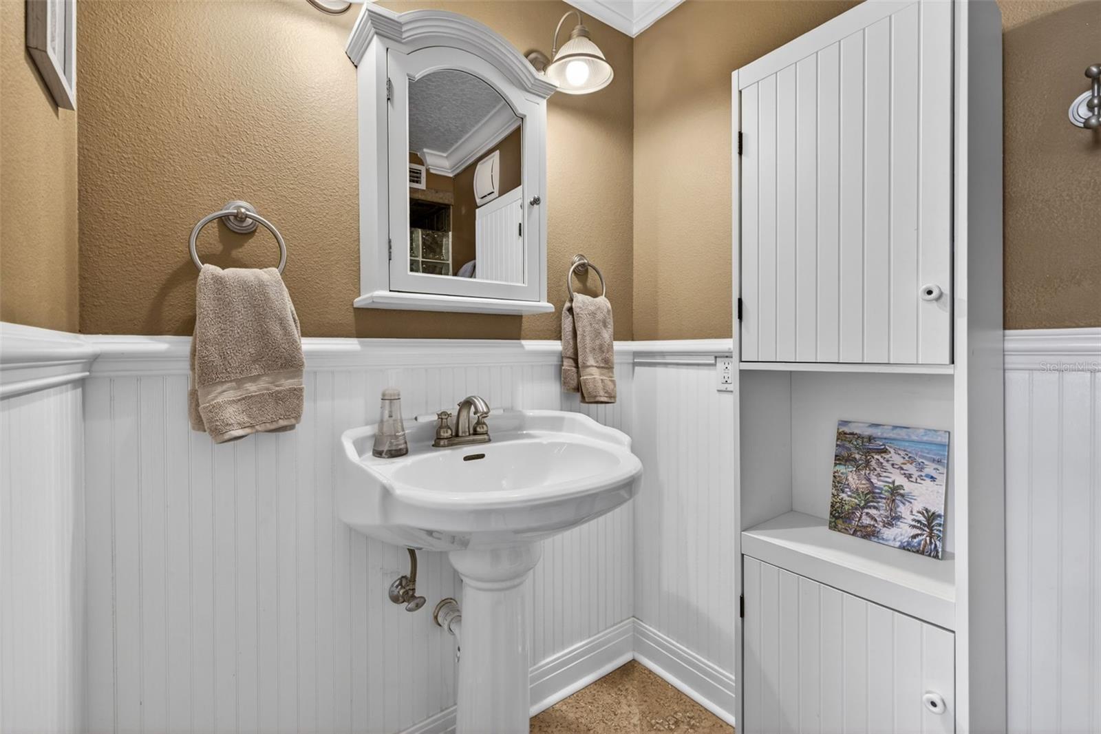 Secondary Bedroom En-Suite Bath