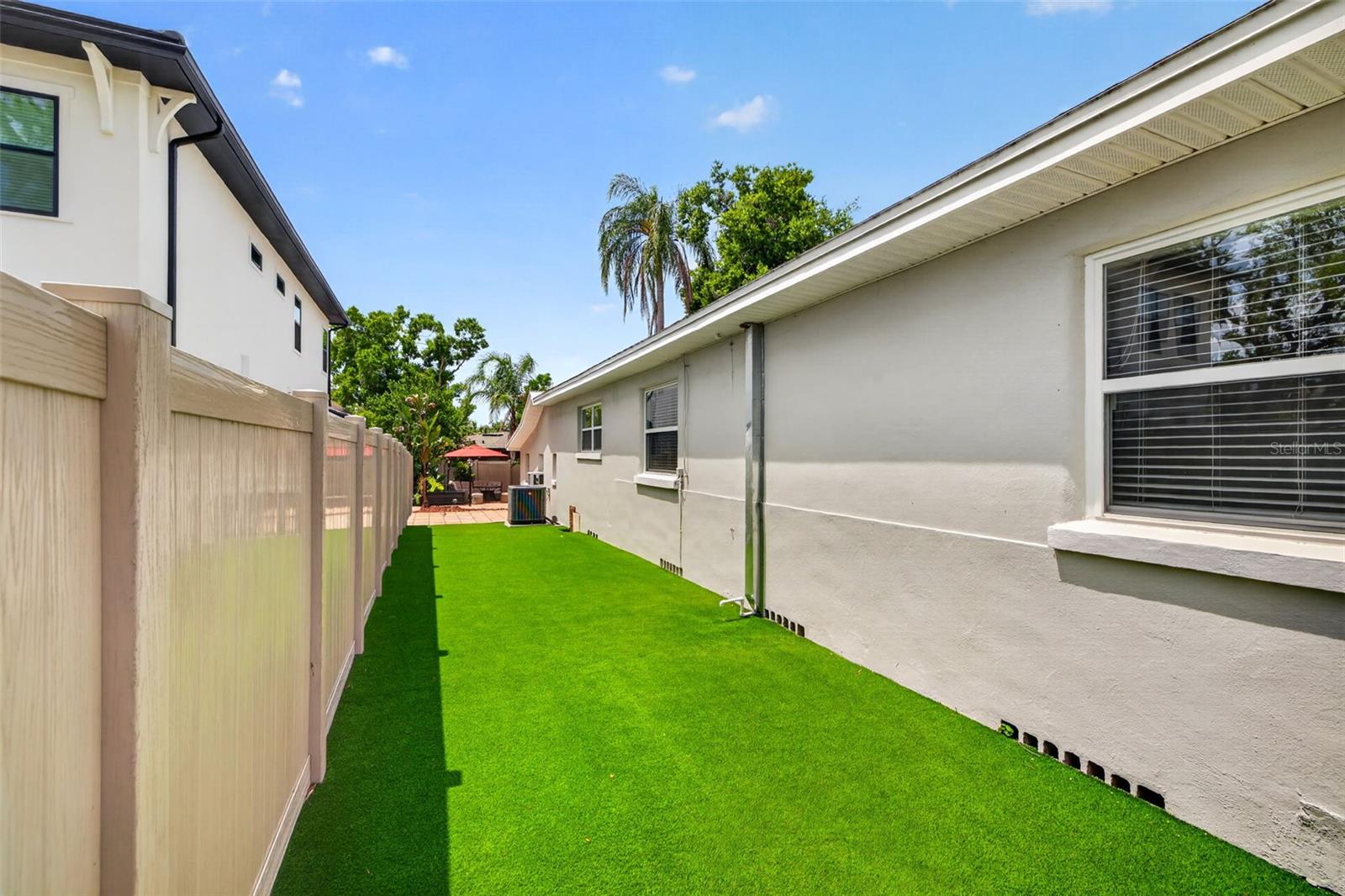 Artificial Turf Side Yard