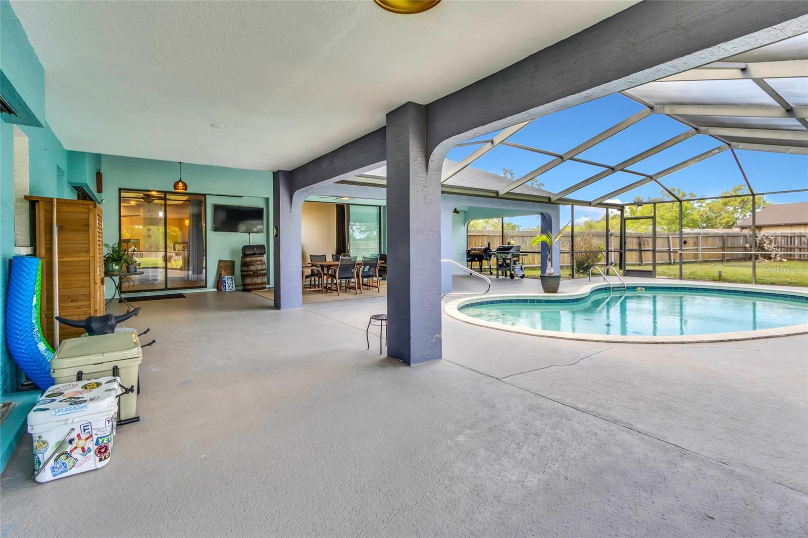 Large pool deck
