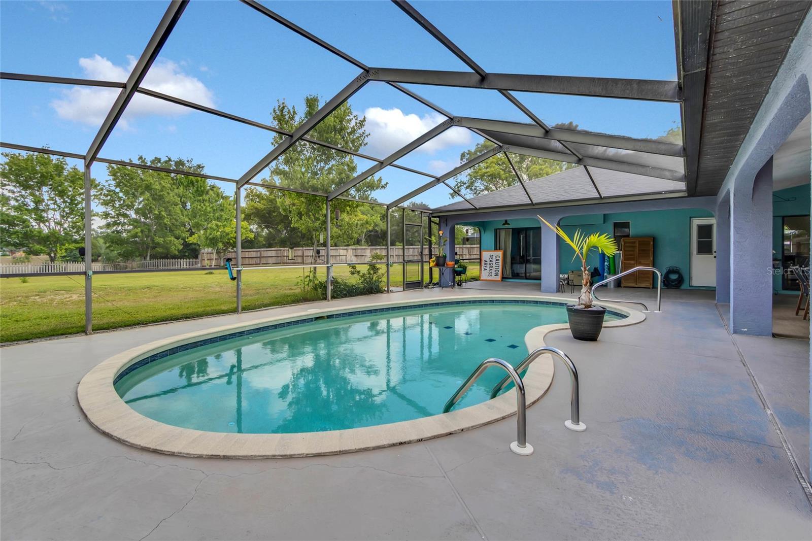 Large pool deck