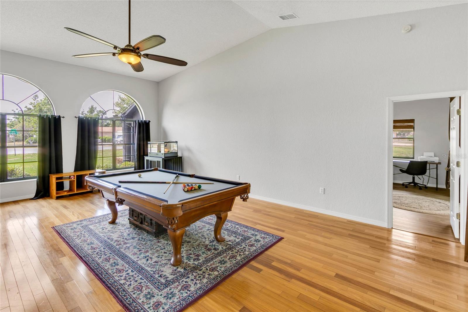 Living room with pocket slider to pool deck
