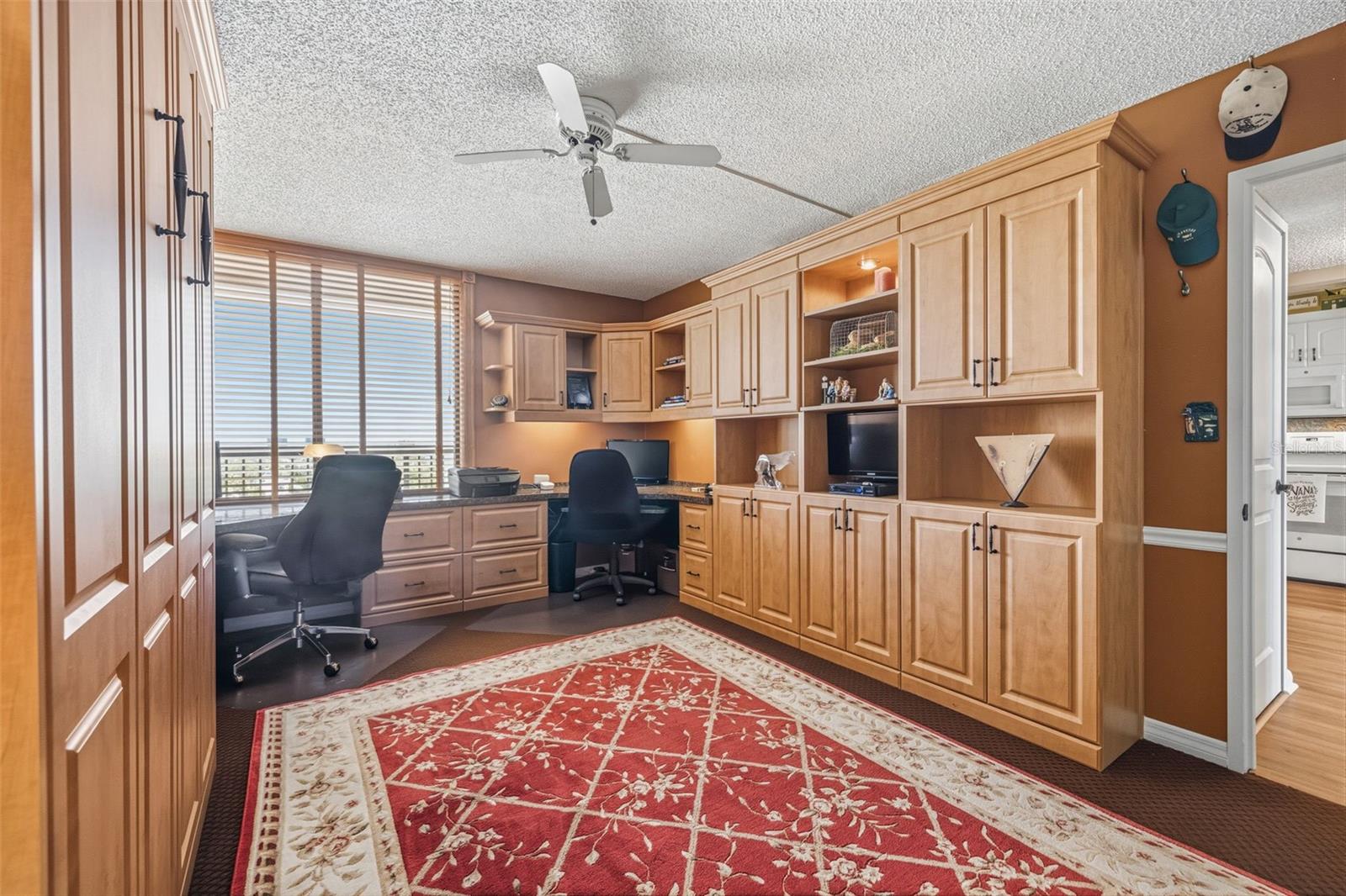 2nd bedroom/office with Murphy bed