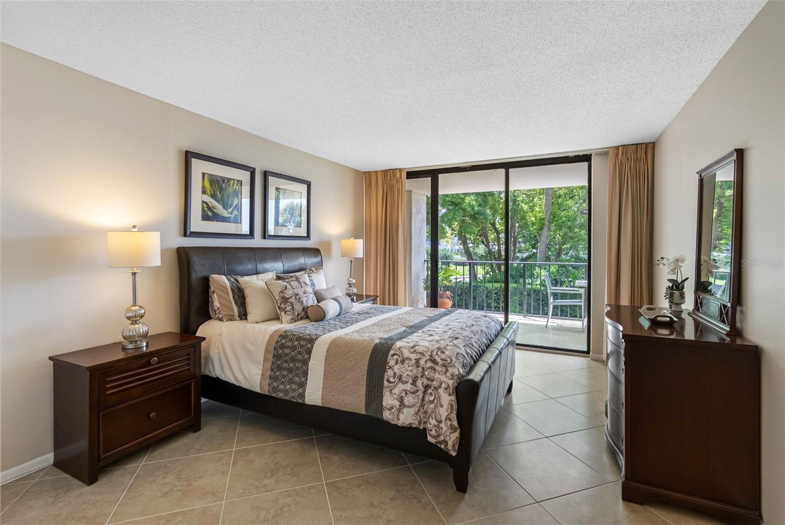 King Size 2nd Bedroom