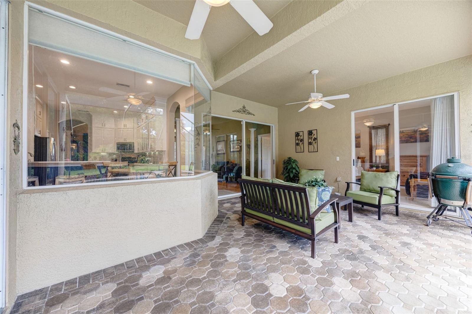 What a gorgeous place to entertain friends and family!