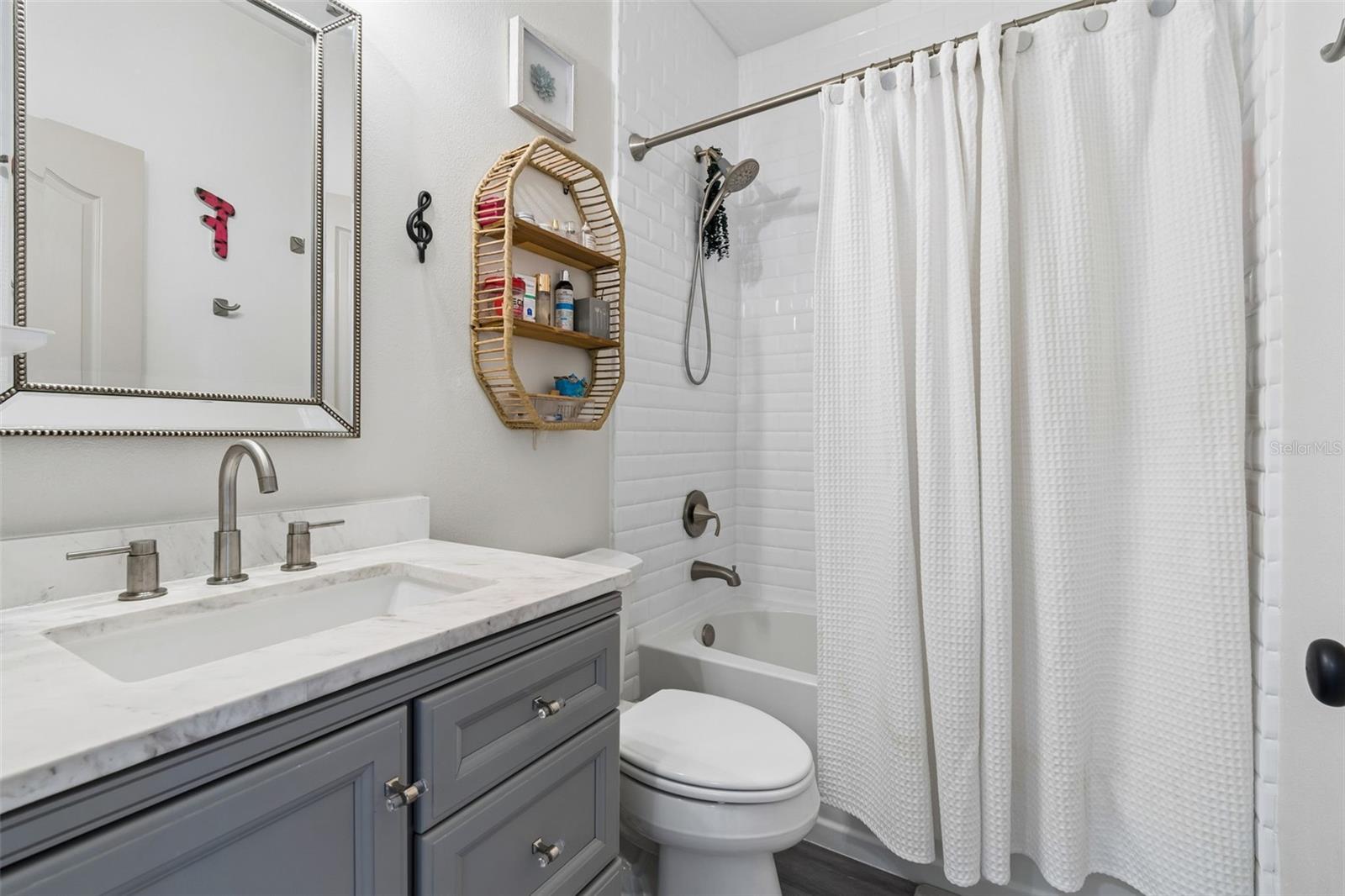 Full Bathroom 2 (Third Floor)