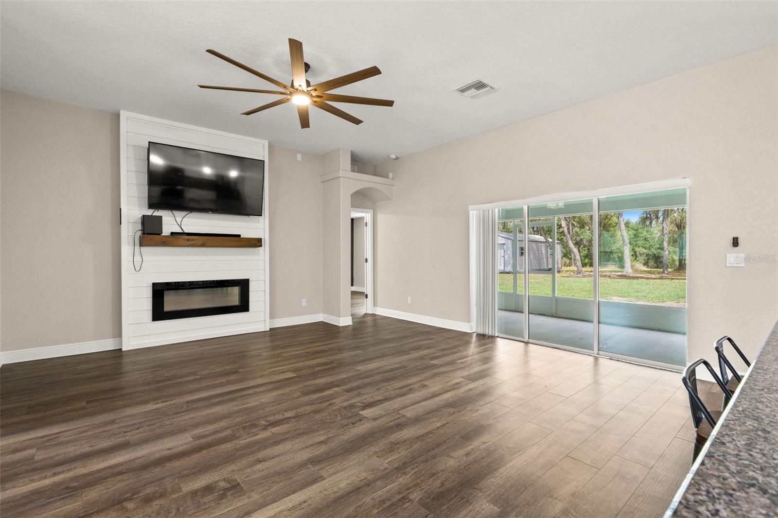 Triple Sliders to Screened Lanai