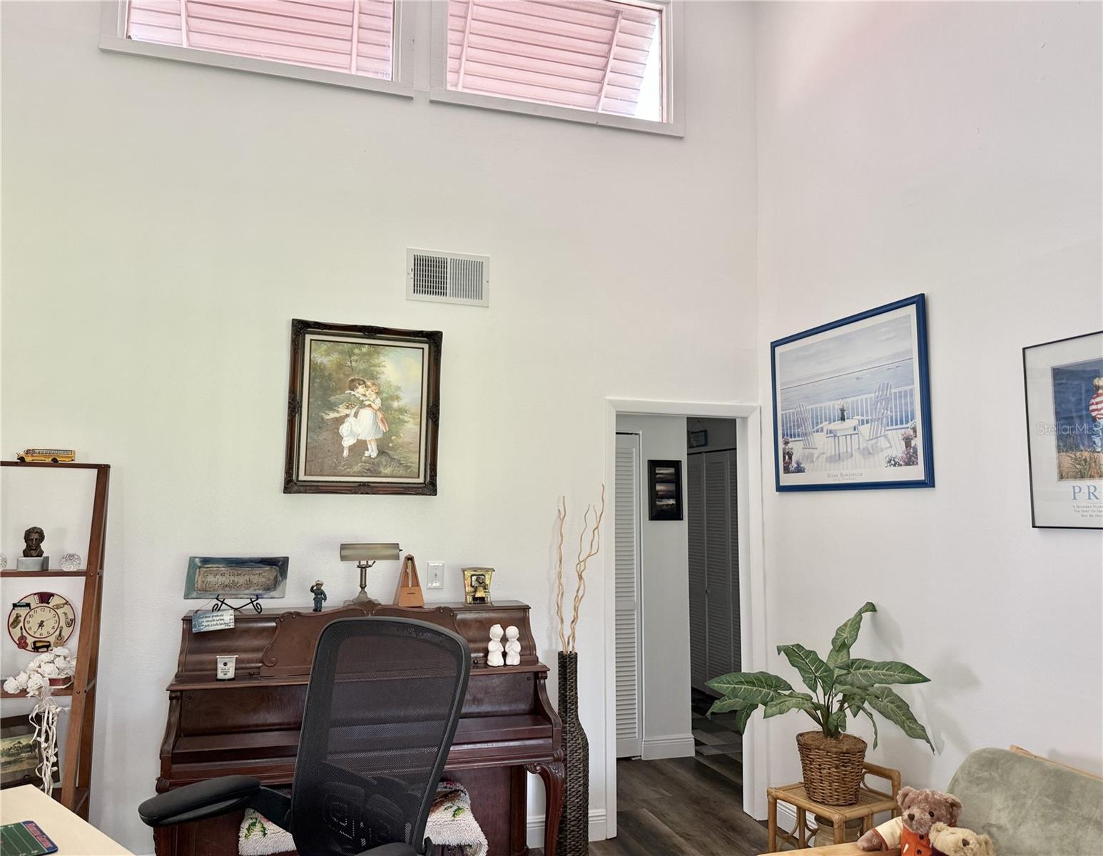 Bonus Area - Vaulted Ceiling and Clerestory Windows