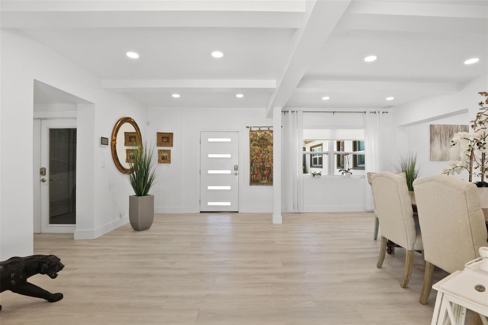 Front Entryway/Formal Dining Room