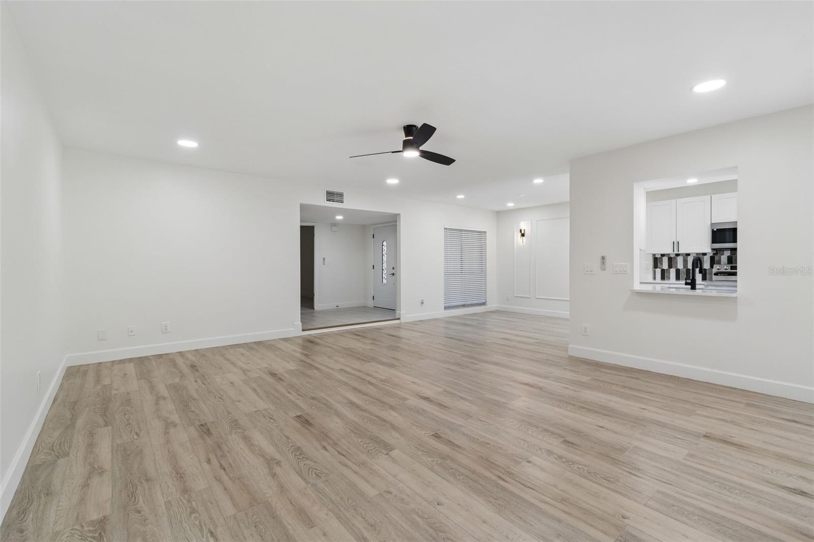 Spacious Lving room