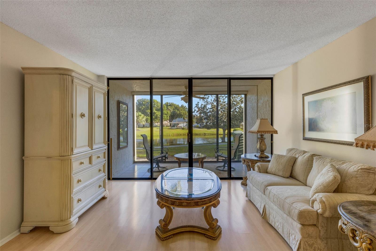 Warm, cozy yet classy and elegant