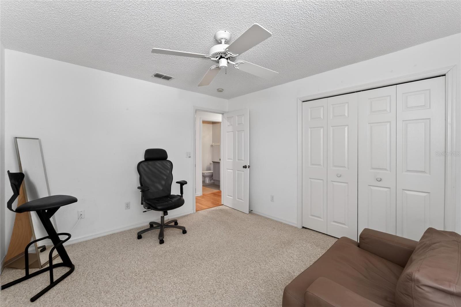 Second Bedroom w fan