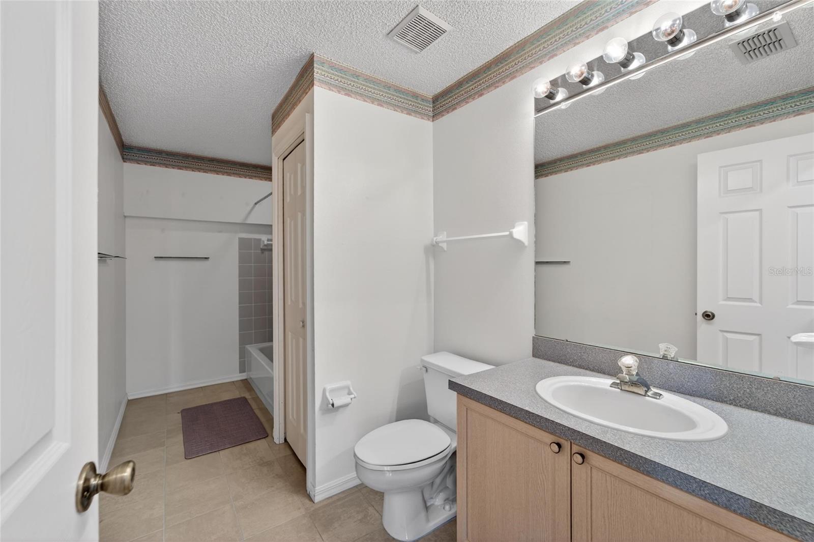 2nd floor Bathroom