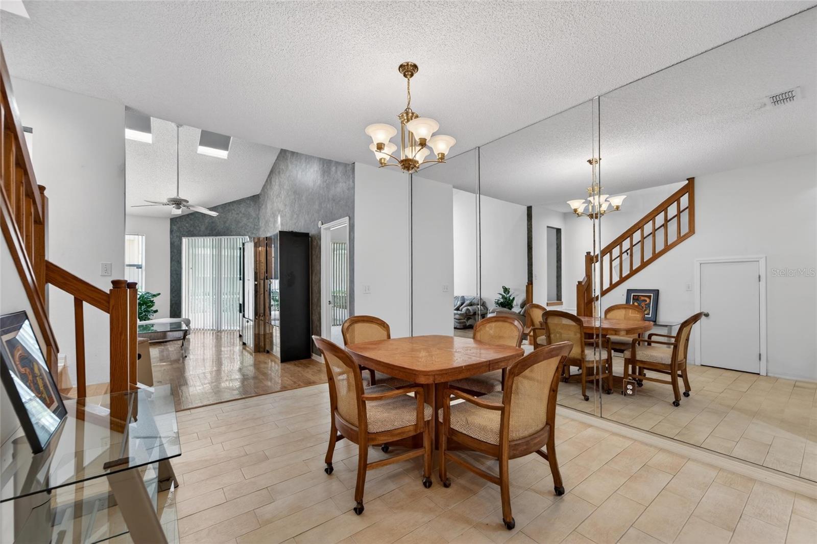 Look from Hallway to formal dinning