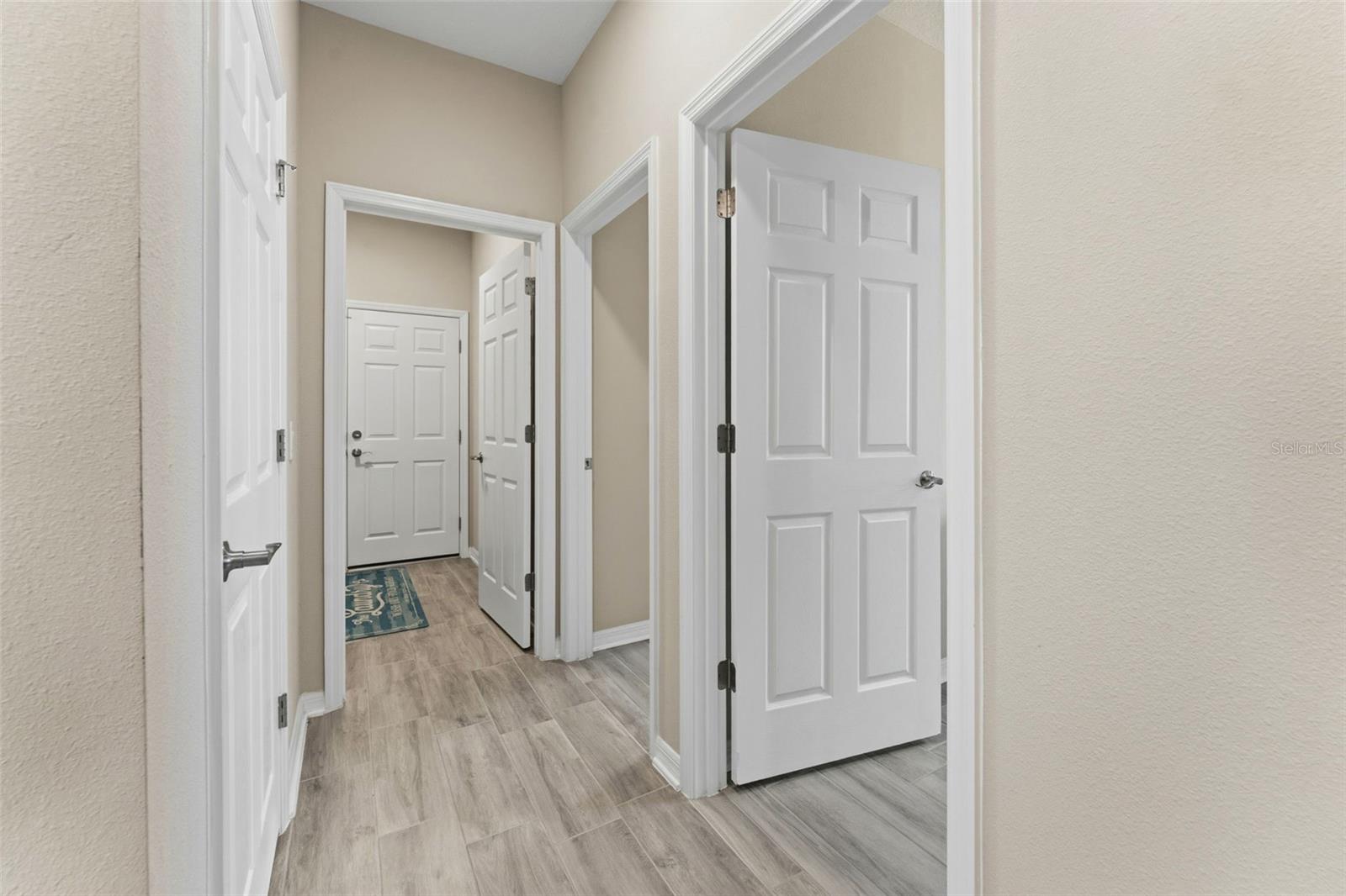 Hallway/Interior Corridor