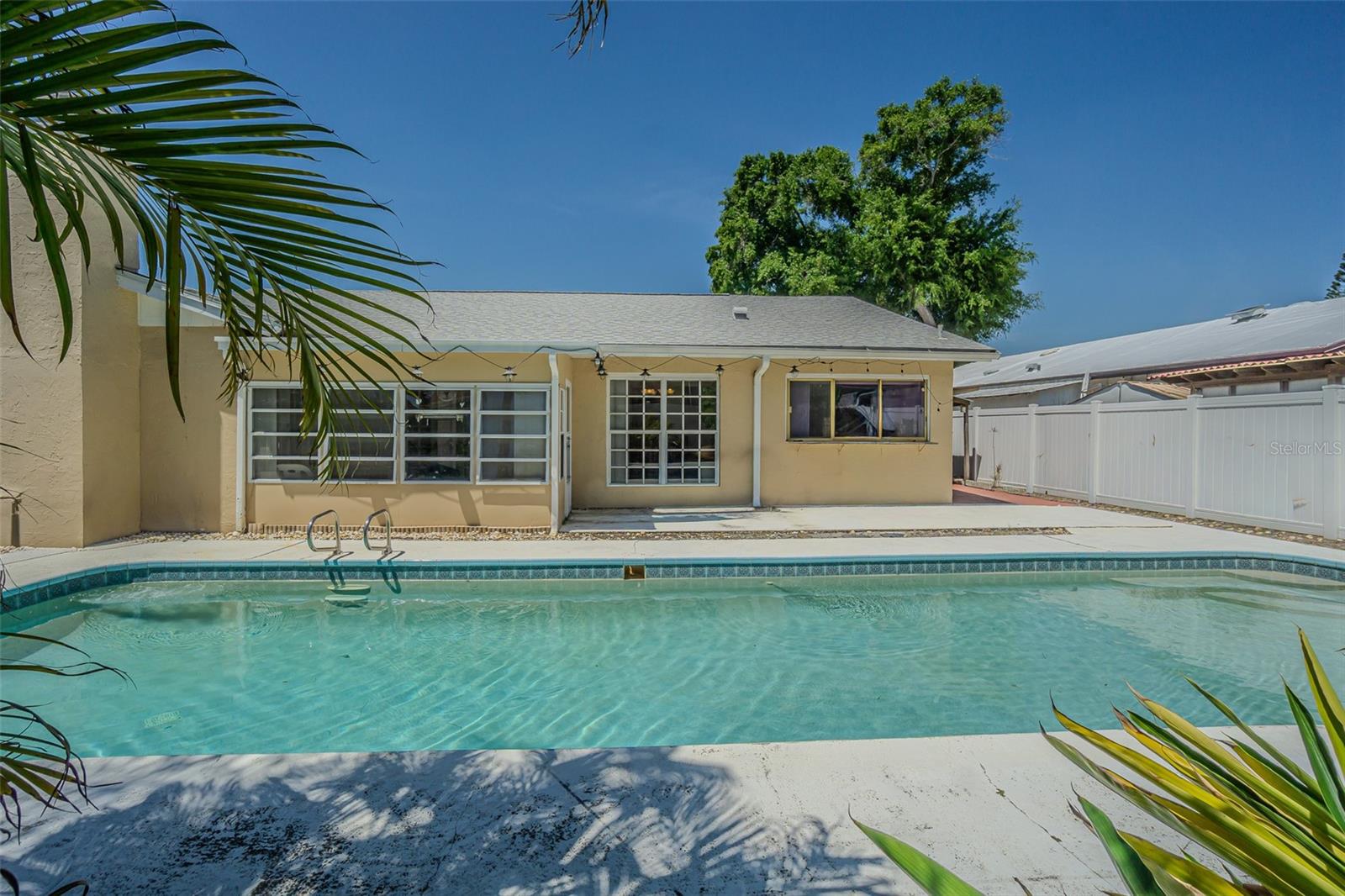 12' x 40' pool