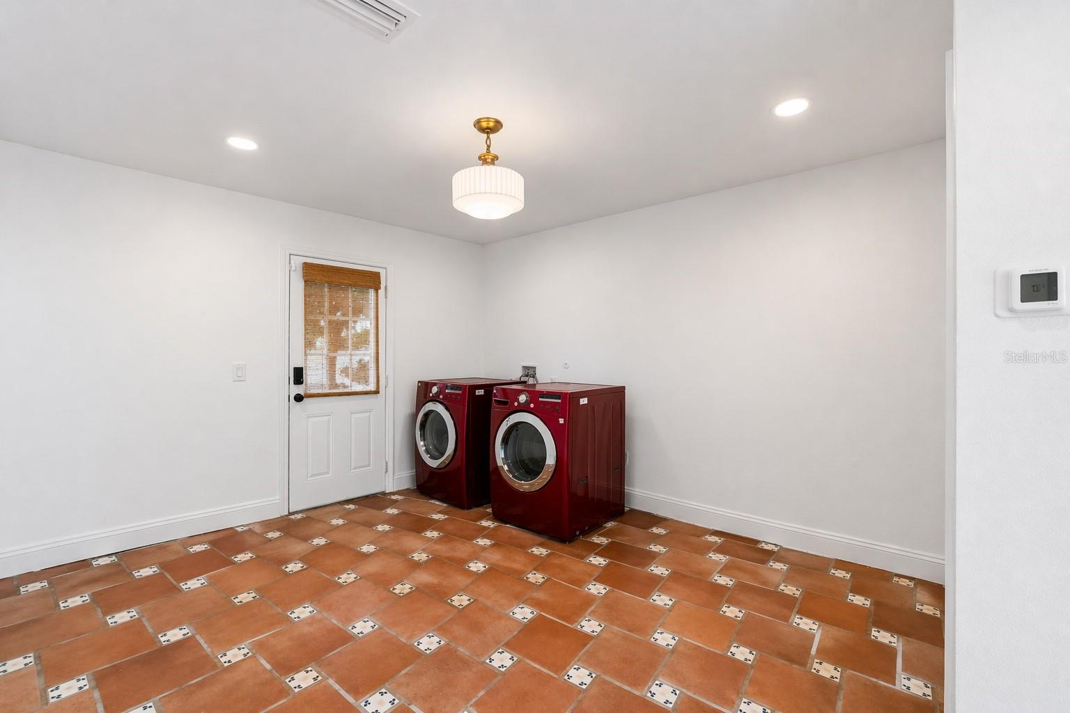 Laundry / Den