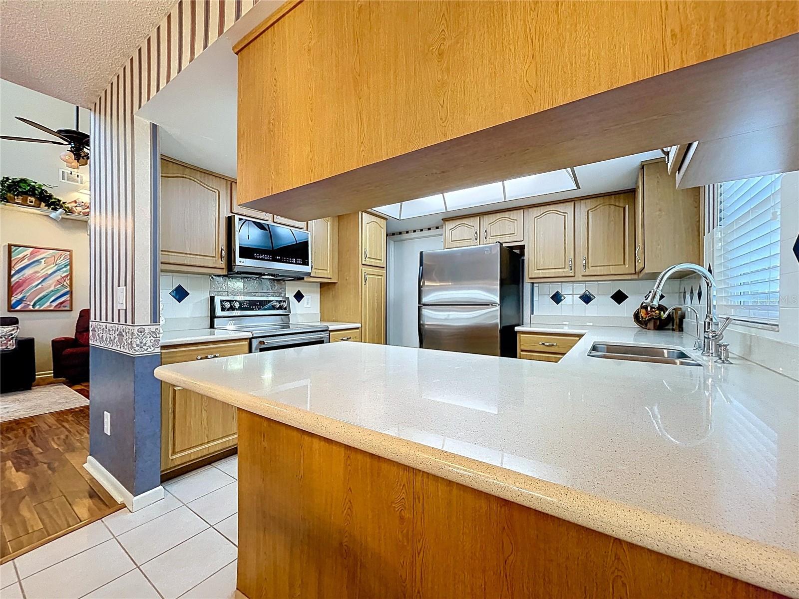 Efficient U-shaped kitchen