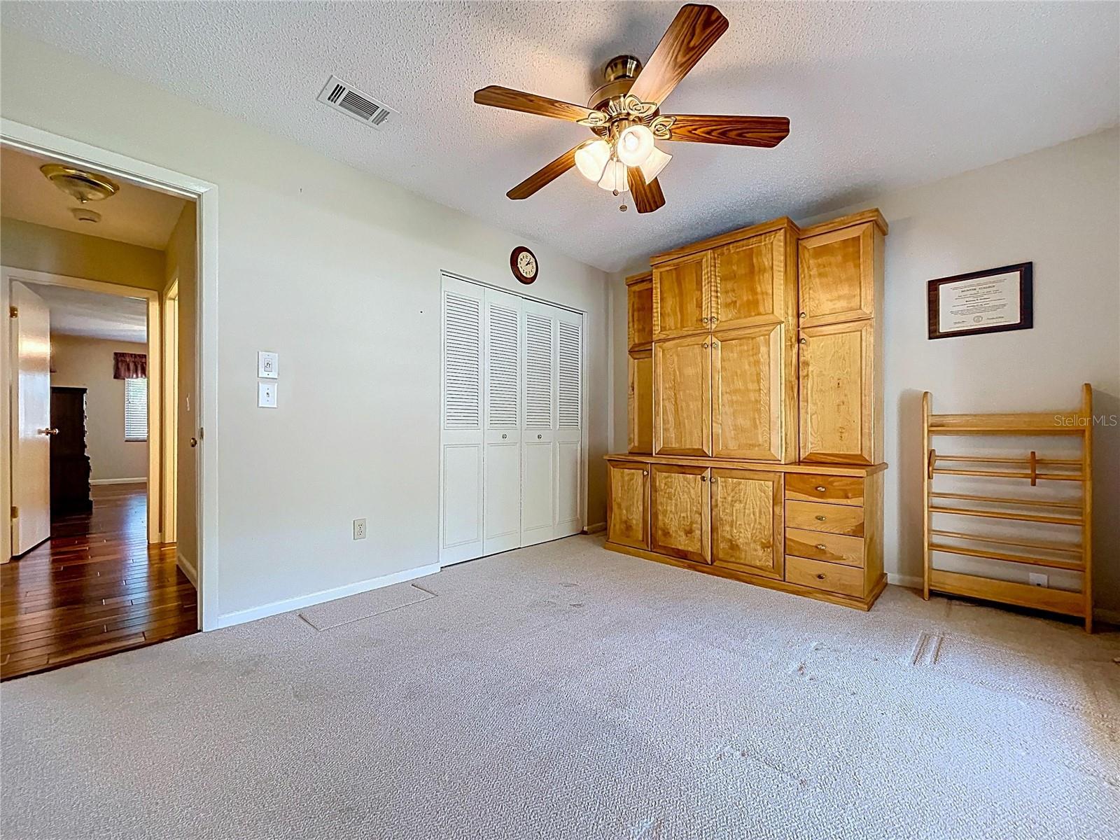 2nd Bedroom or great office