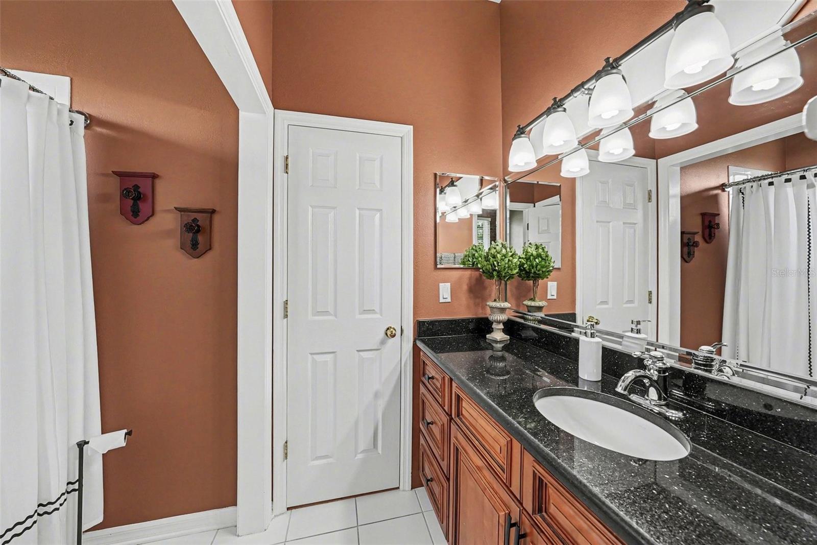 Jack and Jill Full bathroom 2