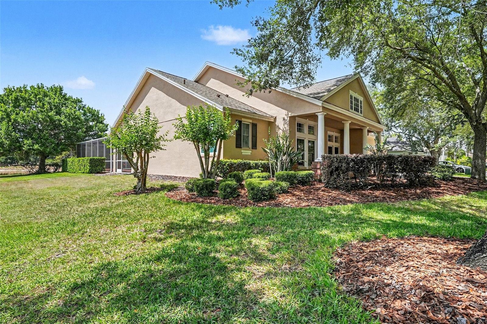Prive lot-No side neighbors