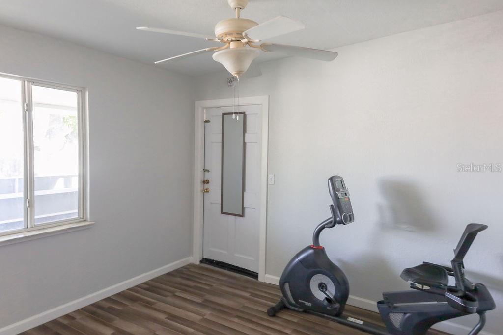 Bonus room with independent entrance