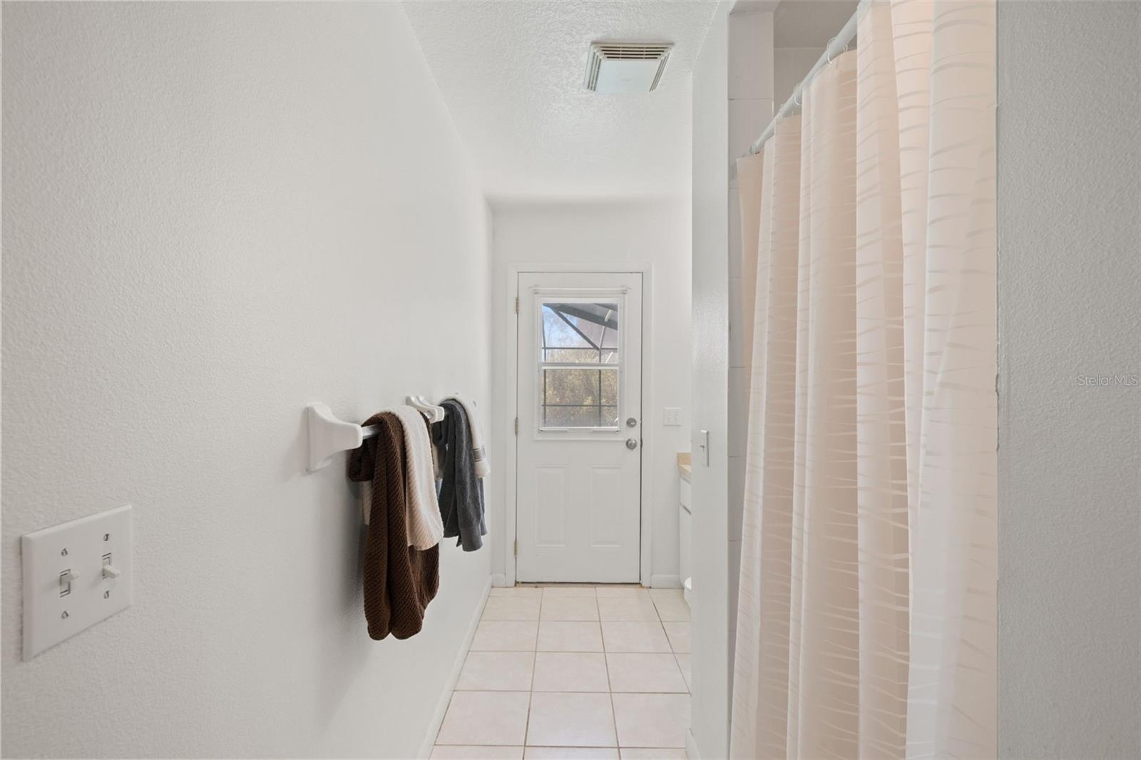 Bathroom 3/Pool Bath