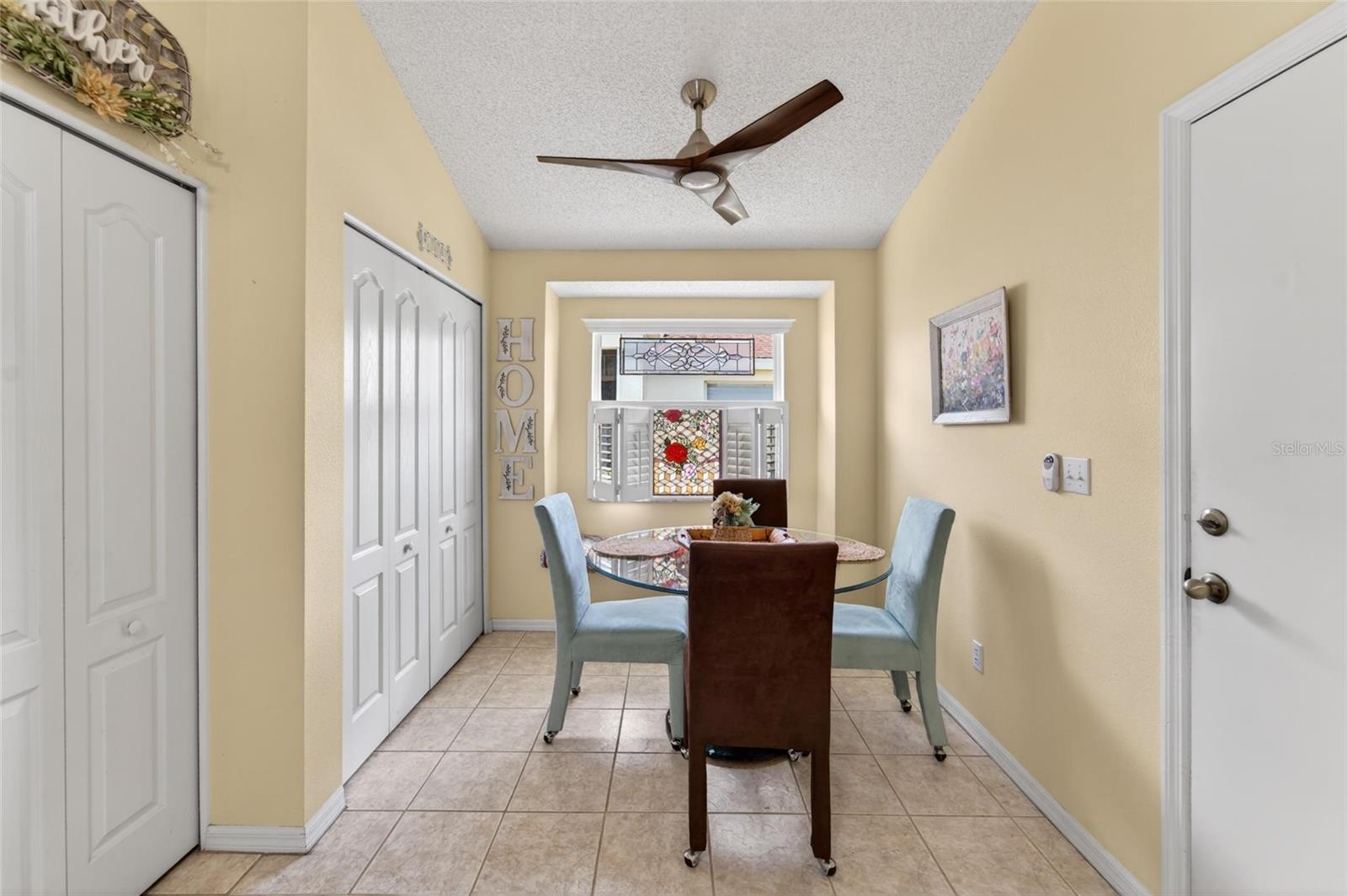 breakfast area and laundry closet