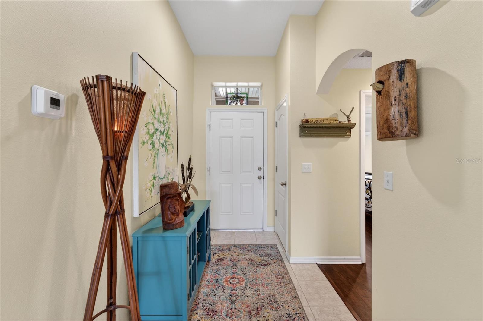 foyer with guest area to the right