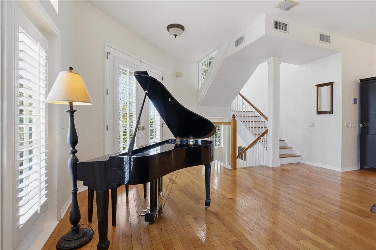 PLANTATION SHUTTERS, BEAUTIFUL HARDWOOD FLOORING