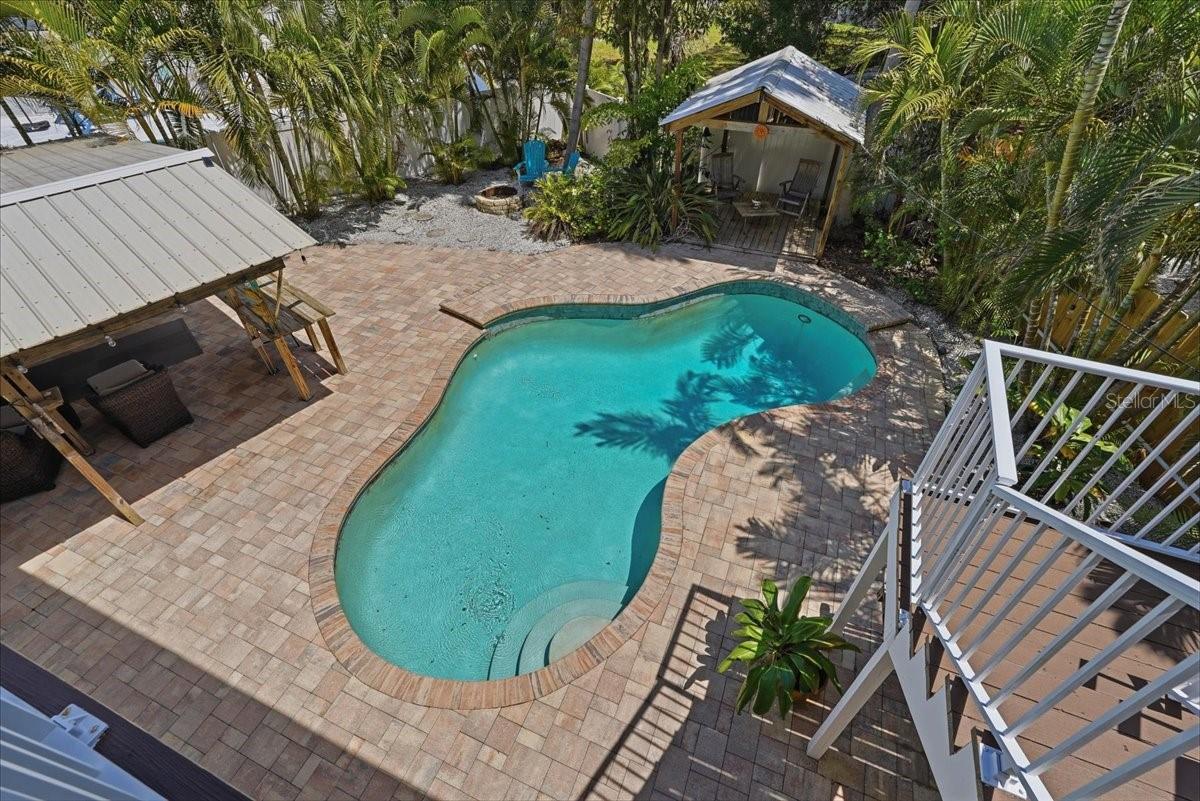 BEAUTIFULLY MAINTAINED BACKYARD OASIS!