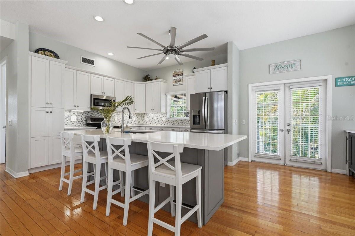 BEAUTIFULLY REMODELED & SPACIOUS KITCHEN!
