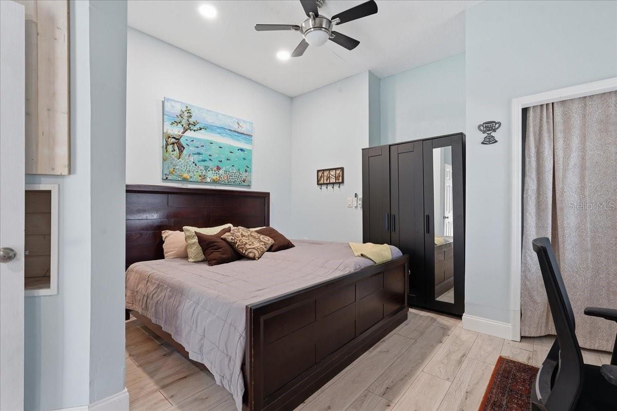 COULD BE YOUR 5TH BEDROOM!