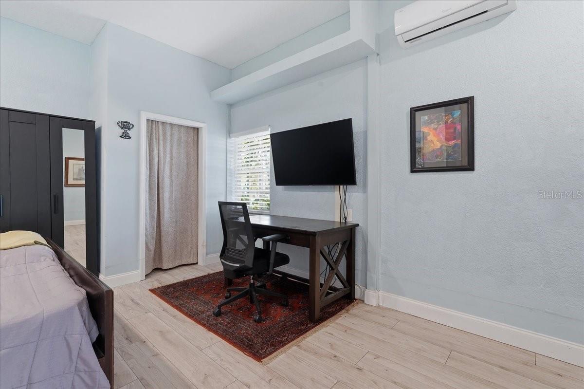 COULD BE A 5TH BEDROOM