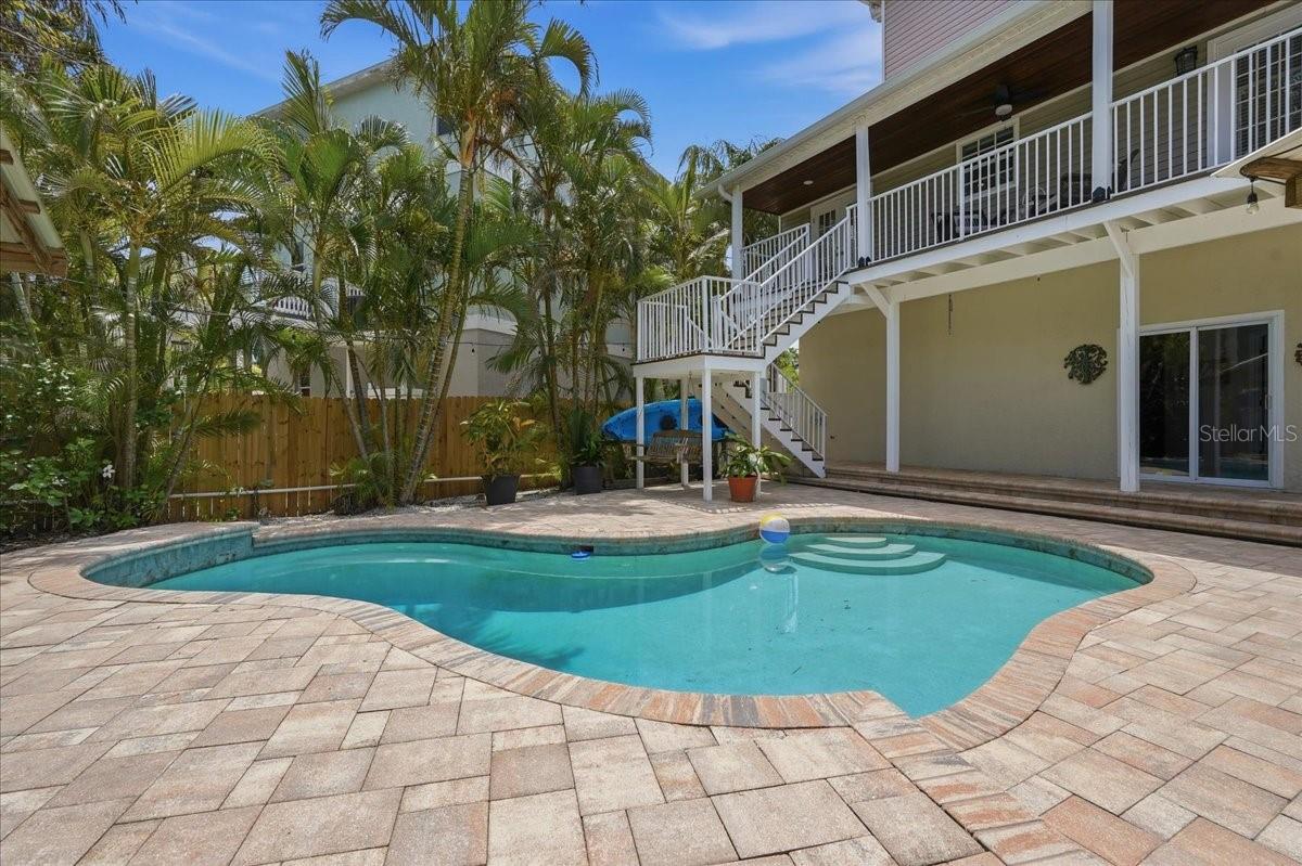 LUSH LANDSCAPING PROVIDING PRIVACY!