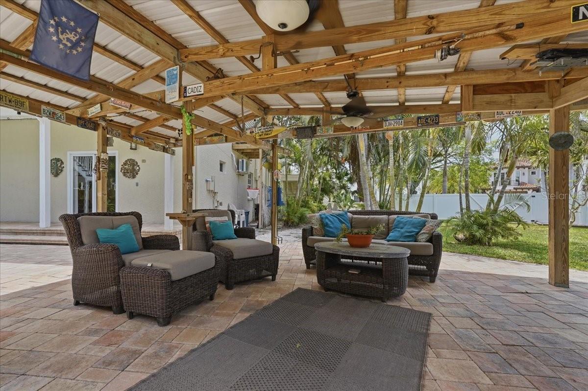 OUTSTANDING COVERED CABANA AREA!