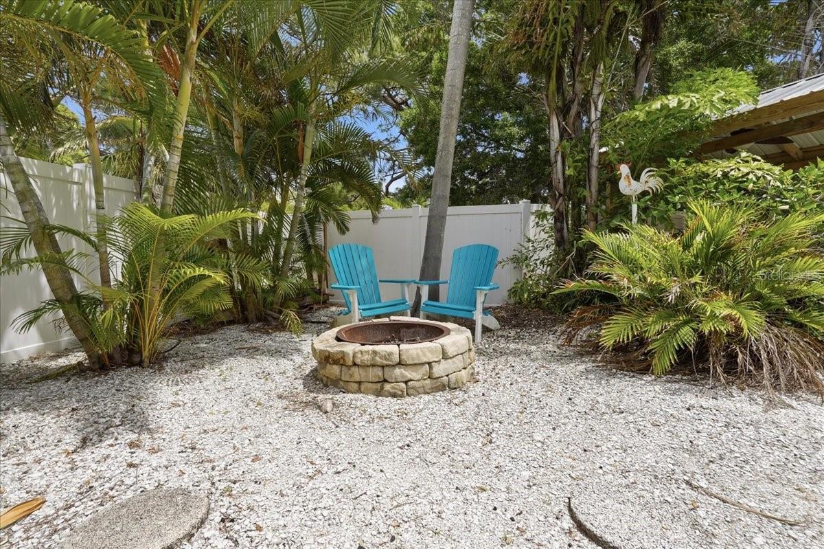 EVERYONE LOVES A FIRE PIT NIGHT!