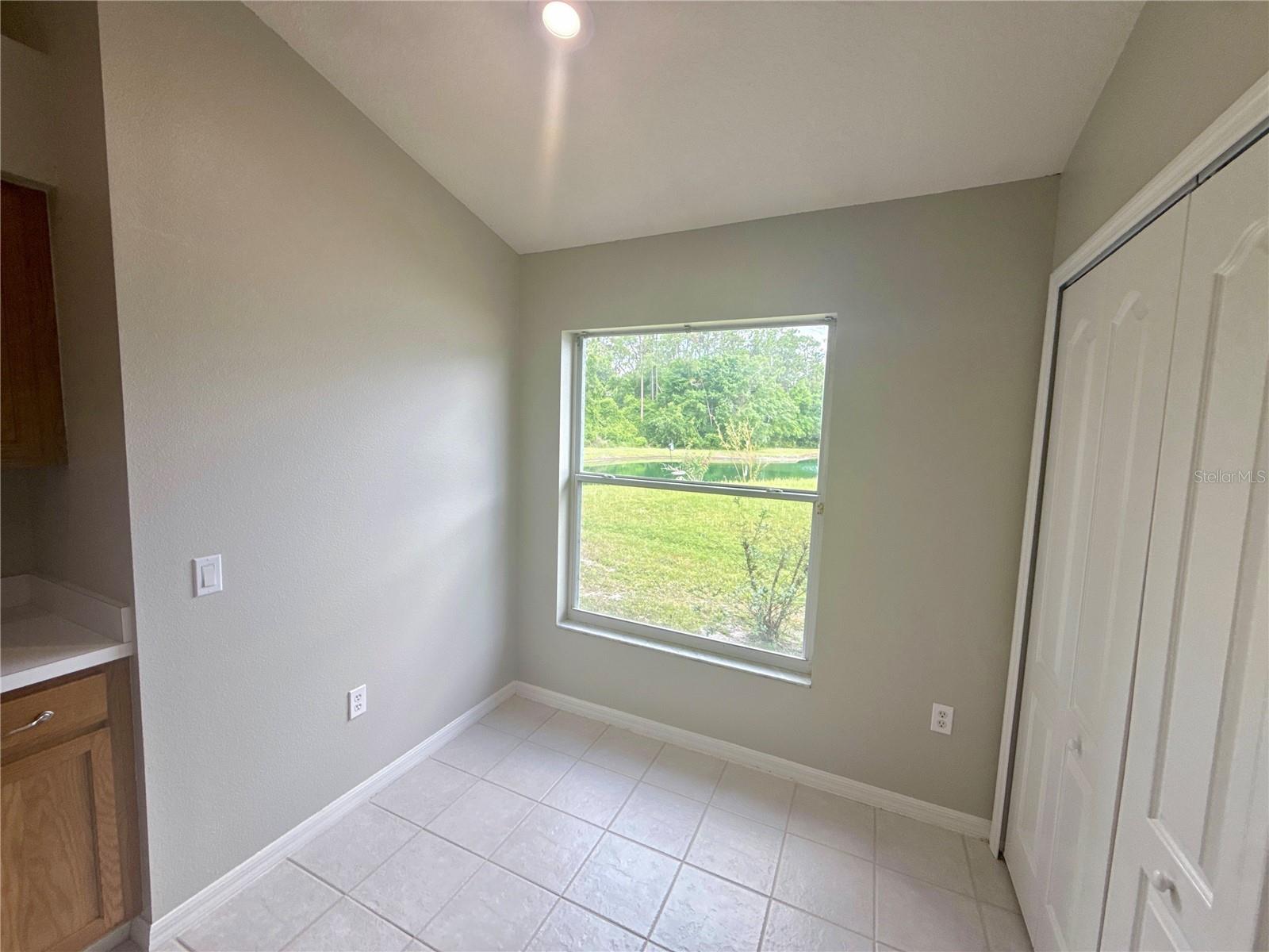 Eat in kitchen nook / laundry