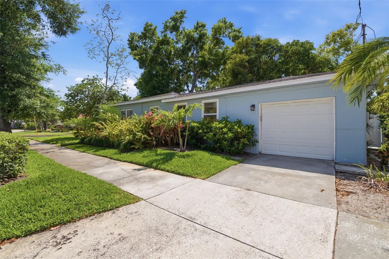Side Facing Driveway