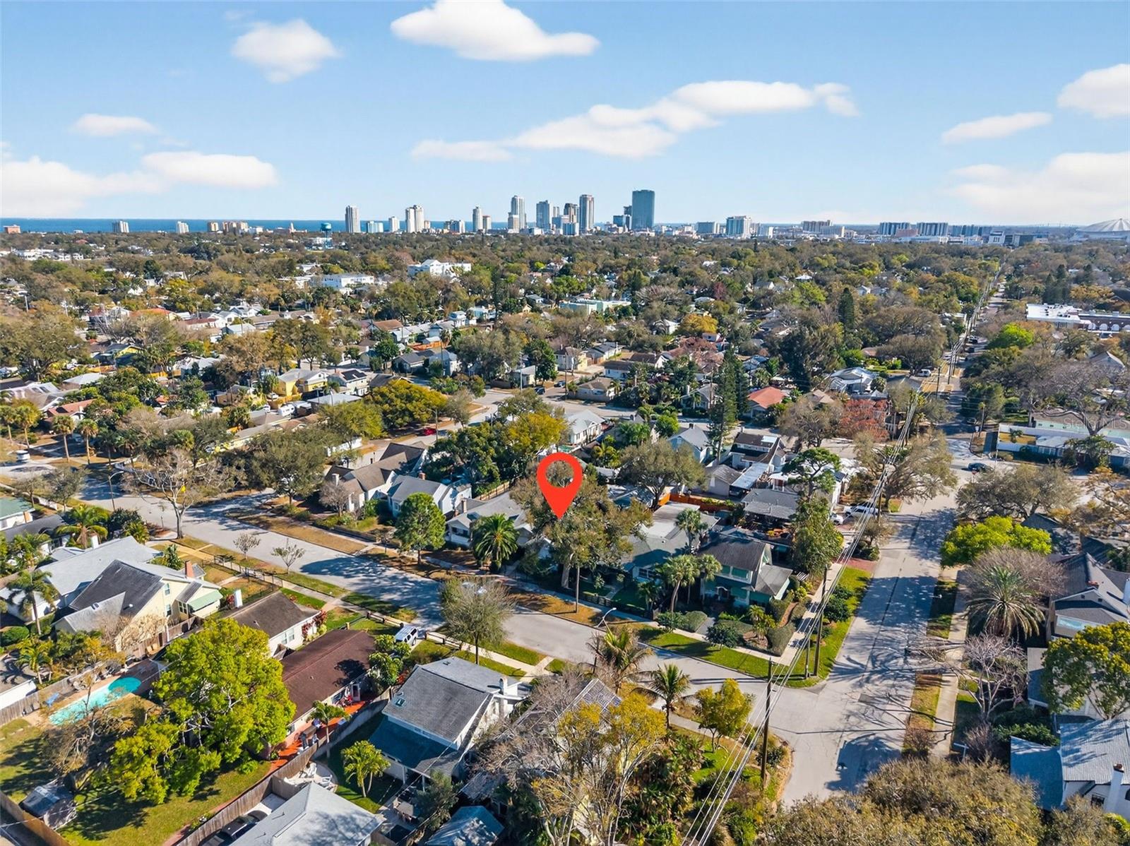 Minute to downtown