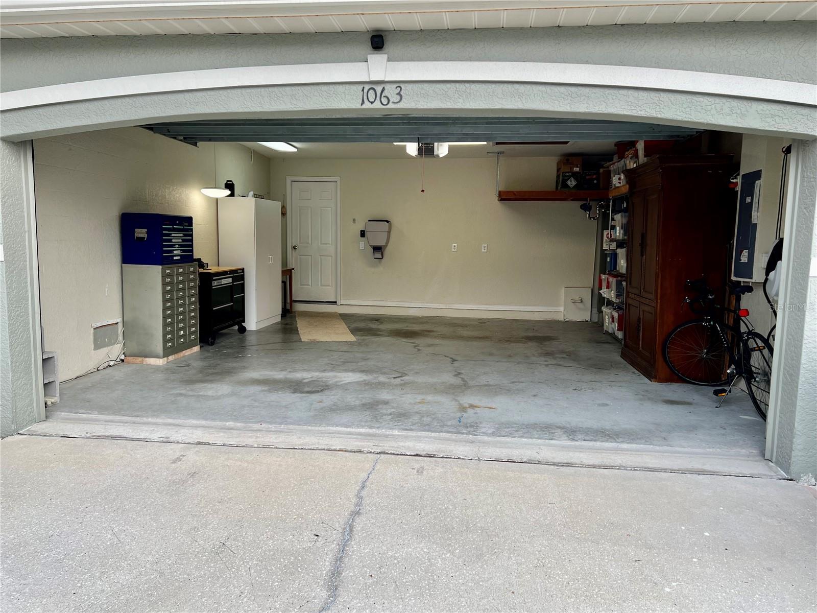 GARAGE
