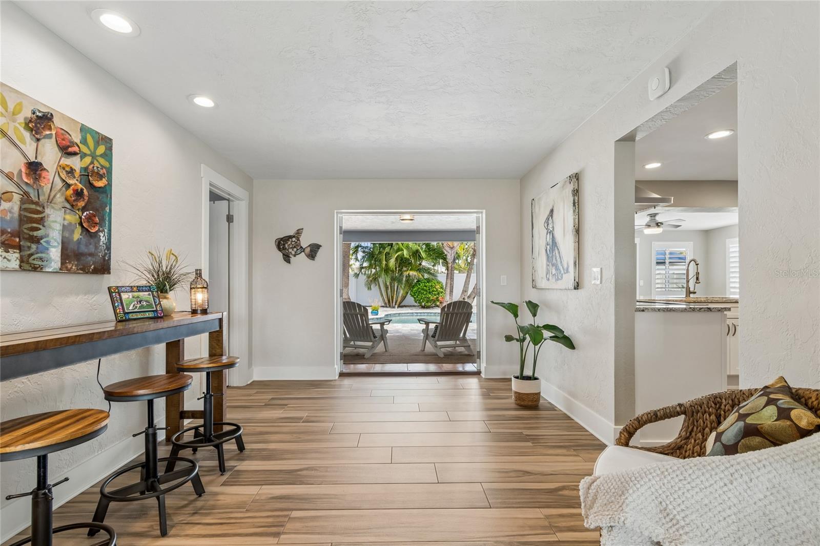 Gallery hall open to covered lanai