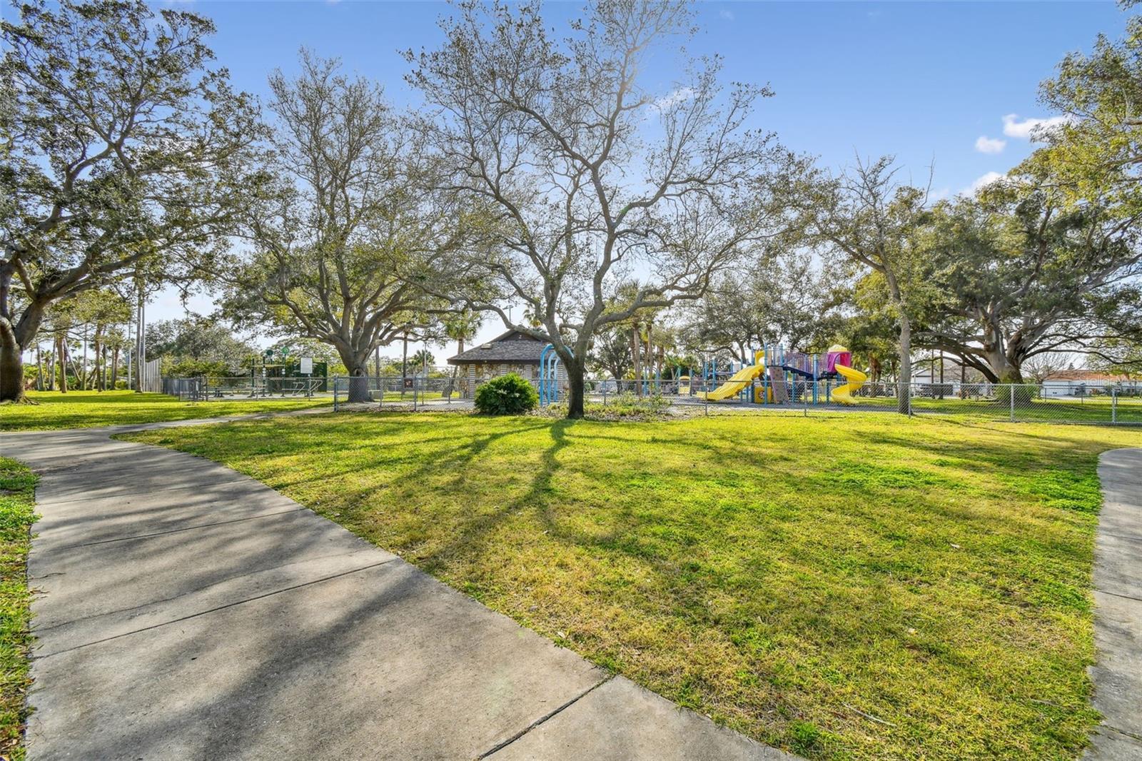 Shaded path to dog park, Vina del Mar Park
