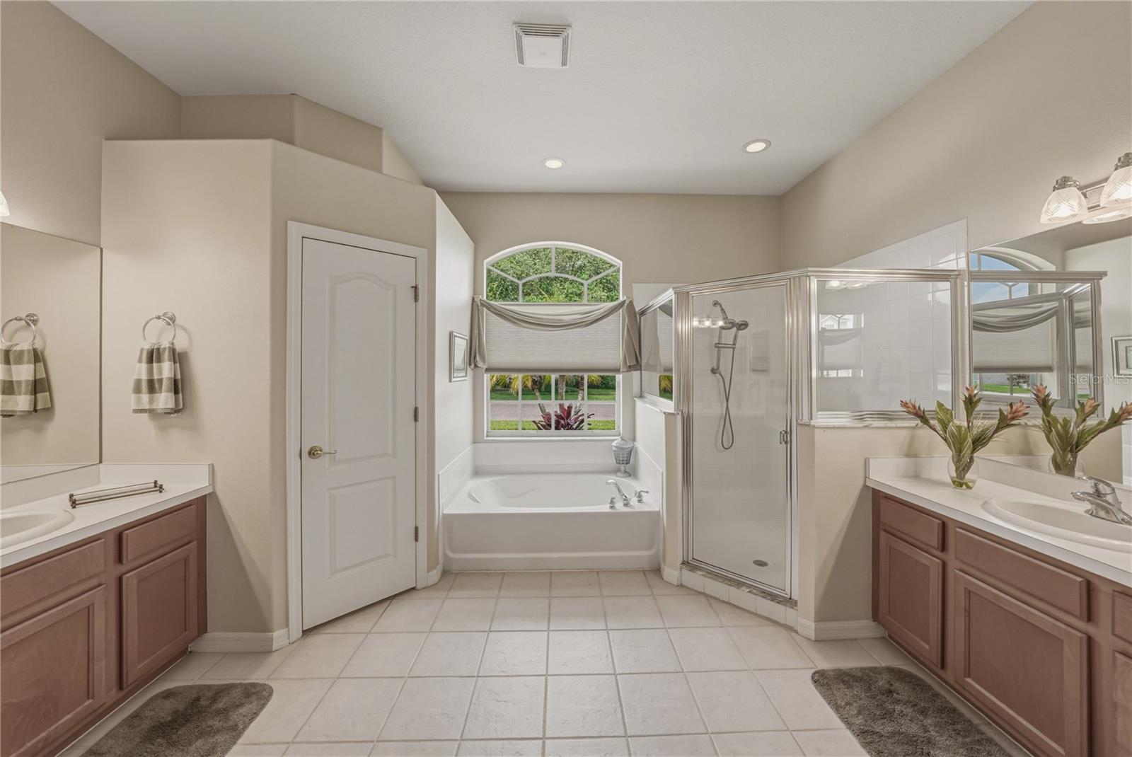 Ensuite - Double Vanity, soaking tub, water closet, walk-in shower