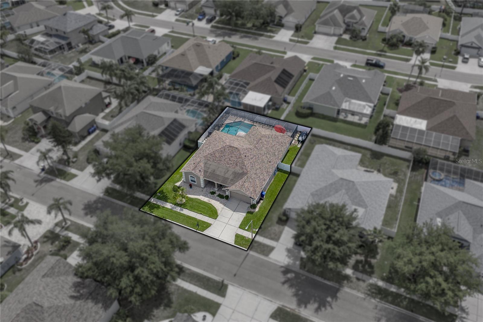 Thousand Oaks in Trinity offers a welcoming, well-kept community feel with tree-lined streets, beautiful homes, and a location that puts you close to top-rated schools, shopping, dining, and everything that makes everyday living easy and enjoyable.