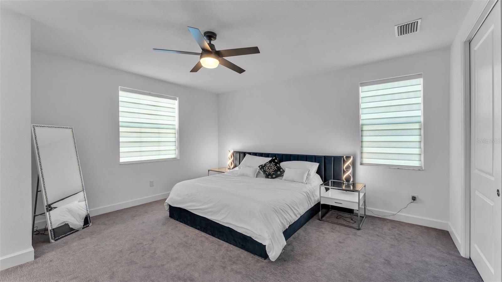 3rd bedroom, with ensuite (located upstaires)