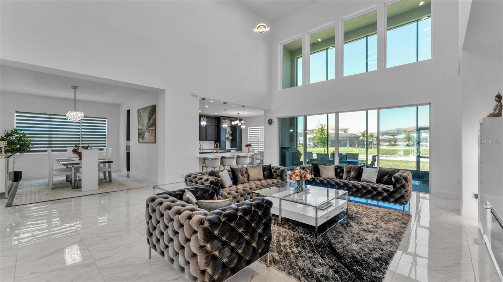 Living room, dining room, Kitchen