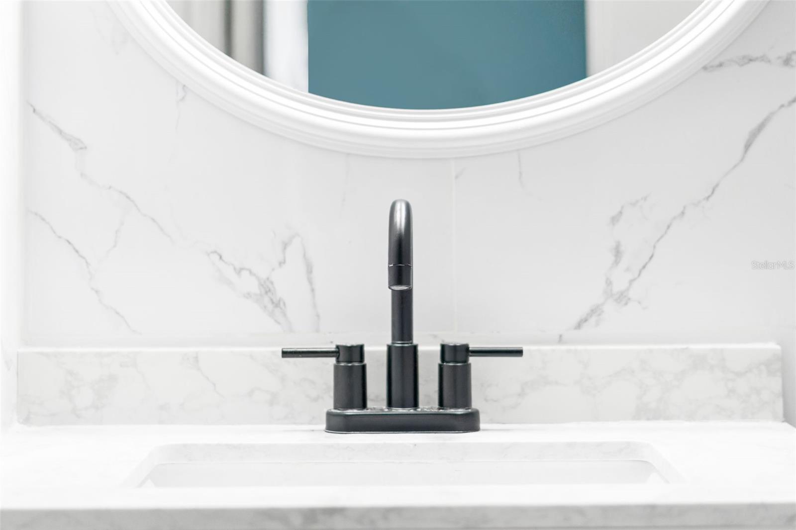 SINCK PRIMARY BATHROOM