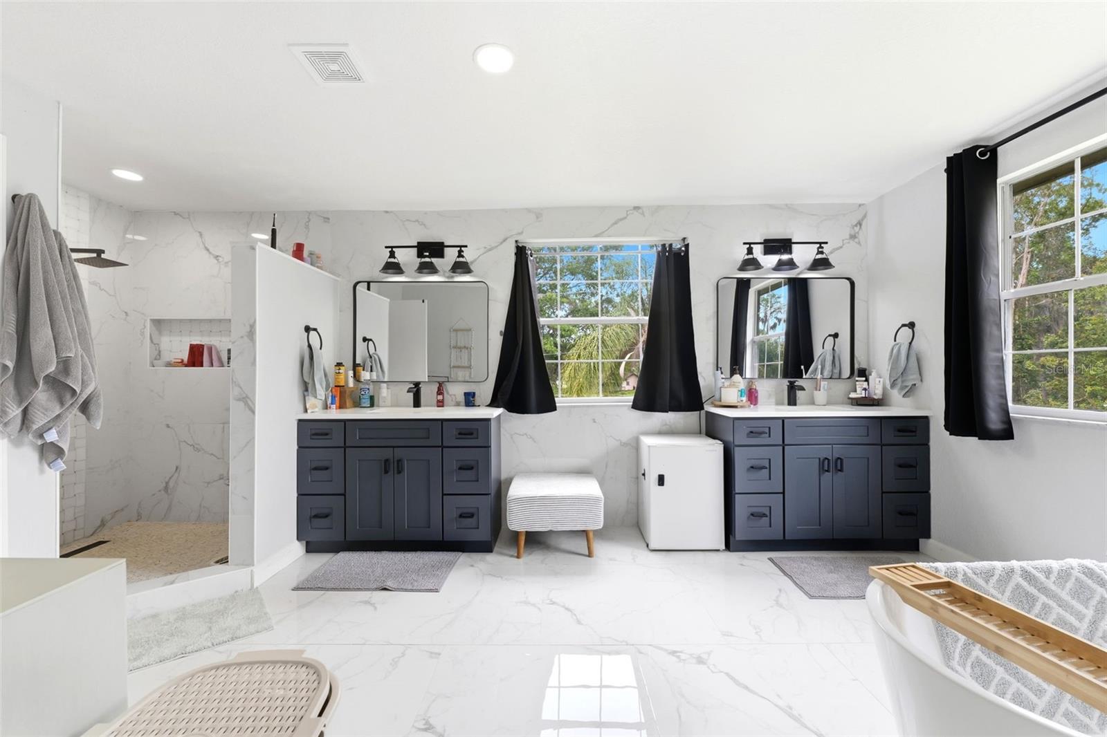 2nd Floor Primary En-Suite Bathroom