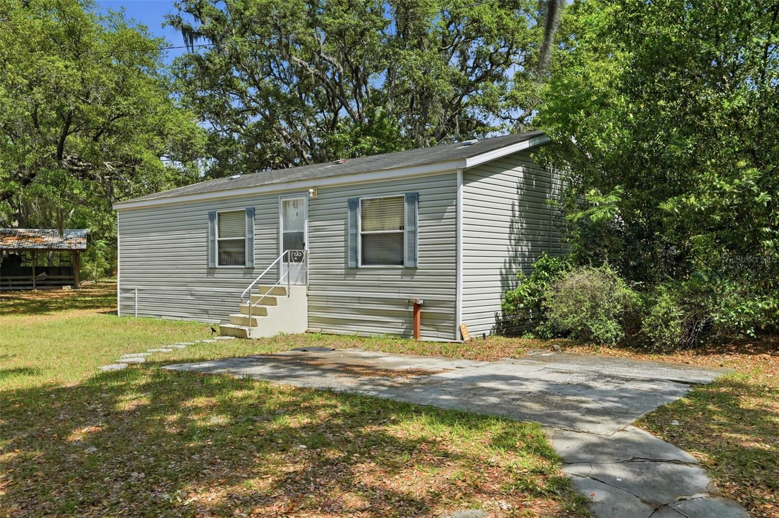 2/2 Manufactured Home Built in 2006 with 2 Primary Bedrooms